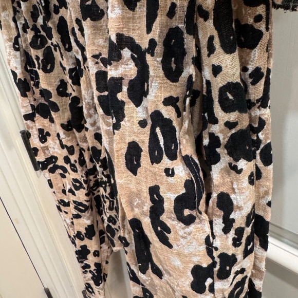 Zulu & Zephyr Leopard Top & Pant Set - Small - Picture 7 of 10